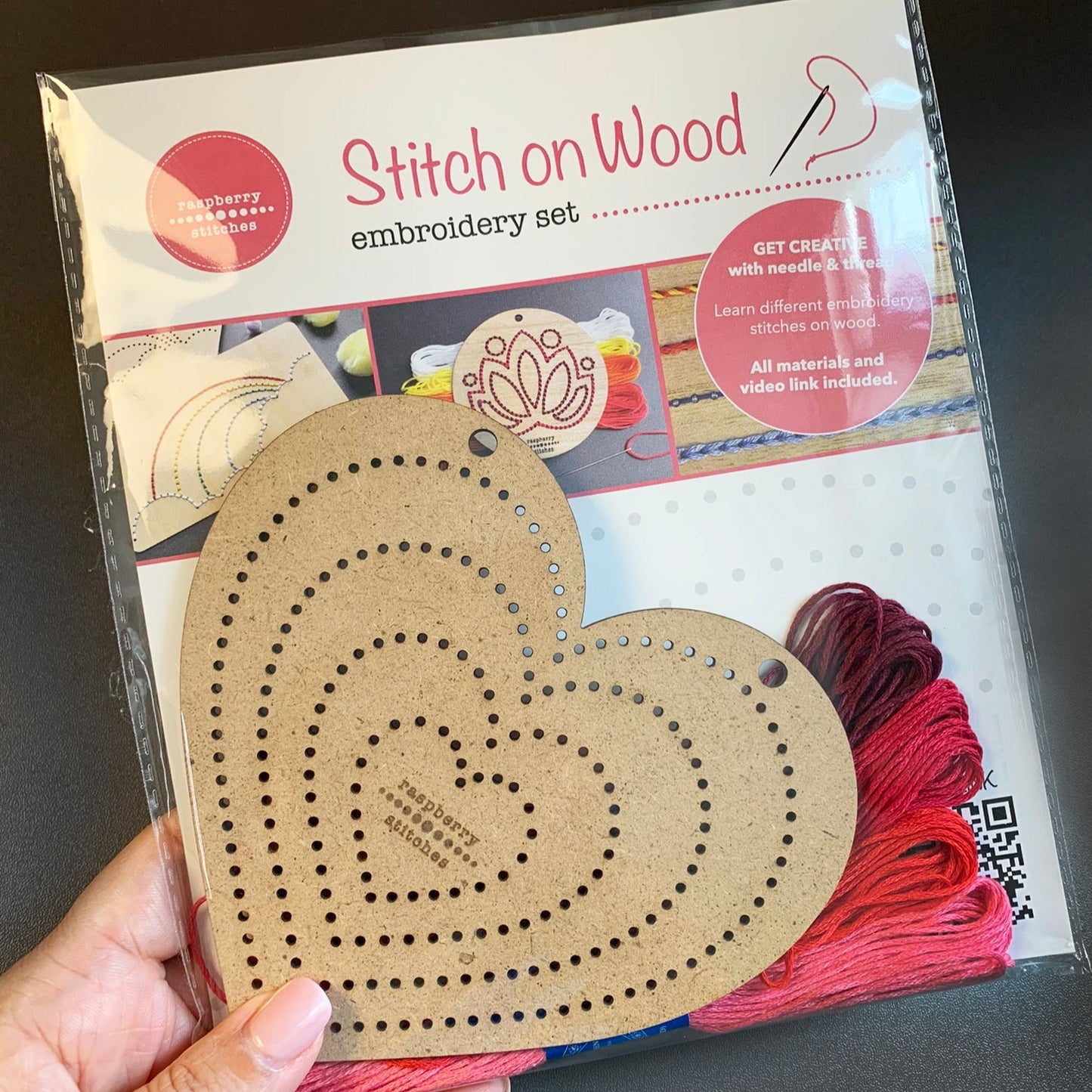 STITCH ON WOOD EMBROIDERY SET - Heart