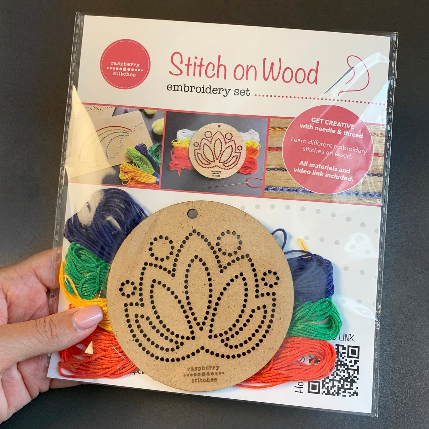 STITCH ON WOOD EMBROIDERY SET - Flower